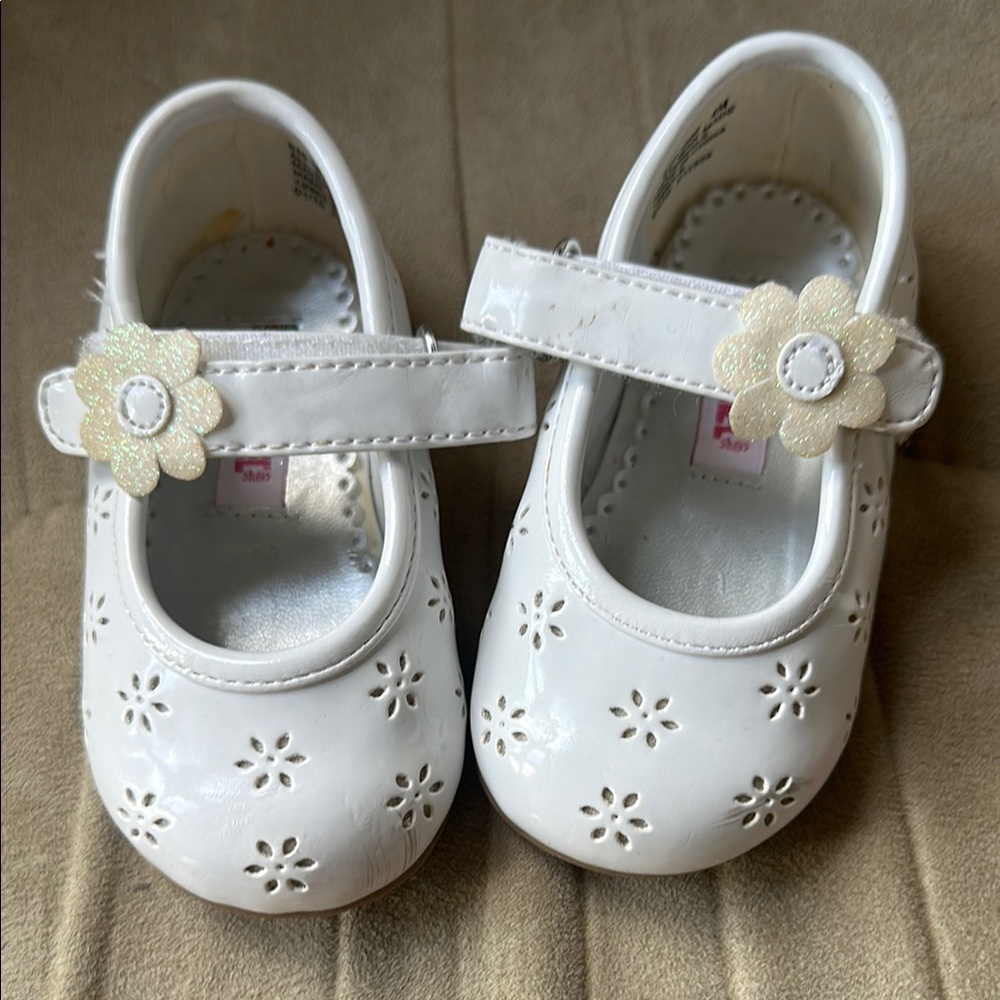 Kids' Assorted Color Shoe Collection - Picture 12 of 14